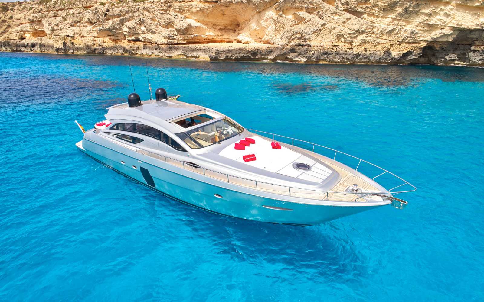 Pershing 72 Legendary